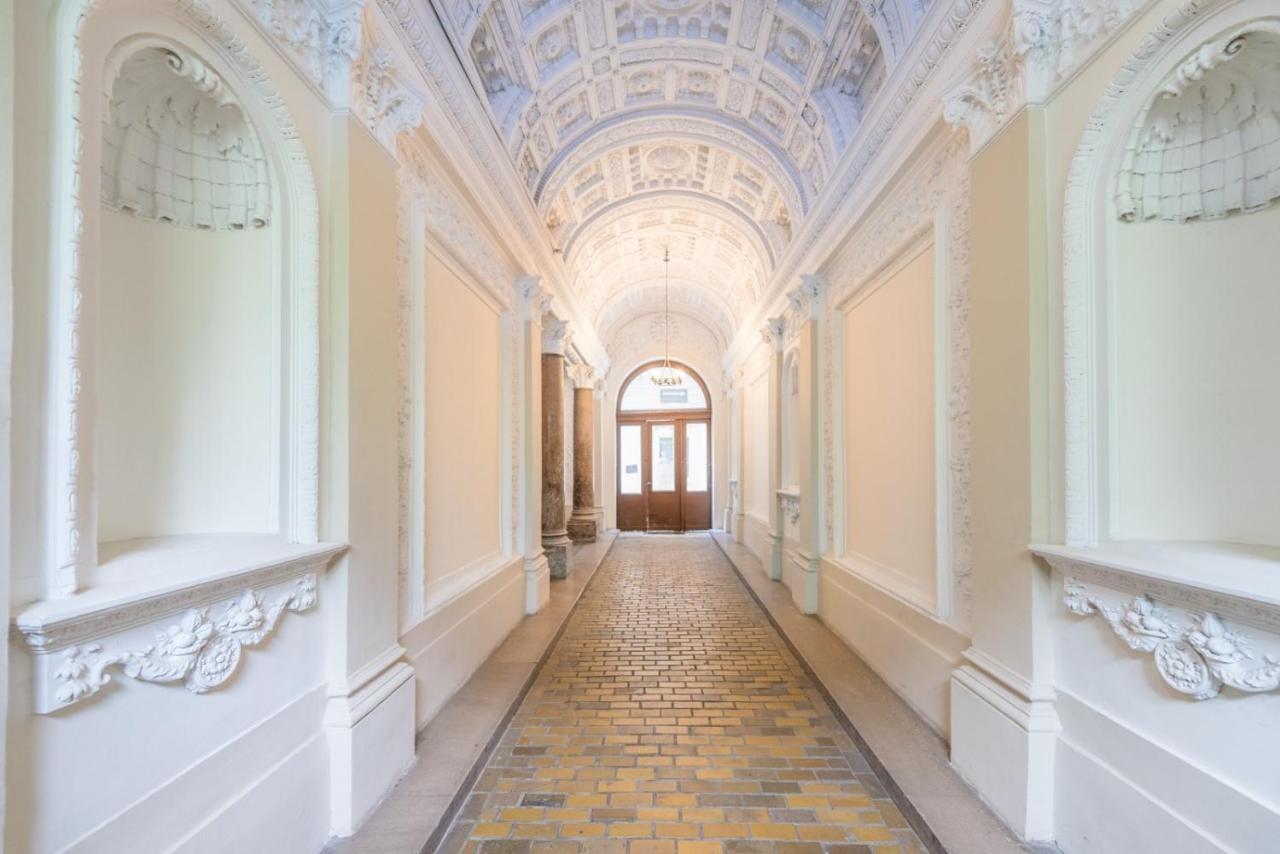 Apartament Enzo Capo Jacuzzi Andrassy Budapeszt Zewnętrze zdjęcie