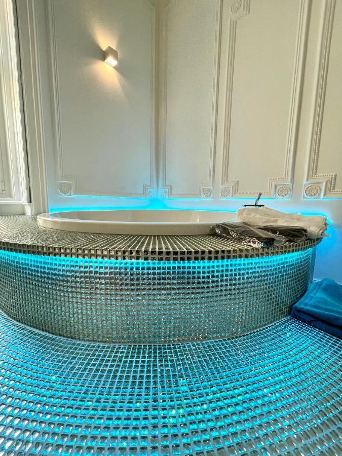 Apartament Enzo Capo Jacuzzi Andrassy Budapeszt Zewnętrze zdjęcie