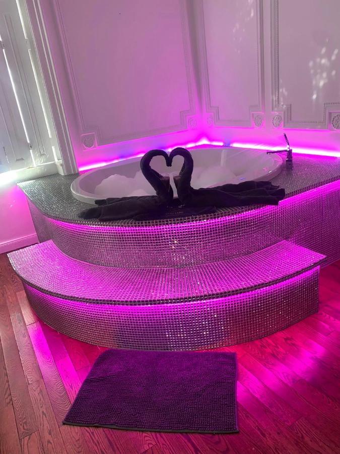 Apartament Enzo Capo Jacuzzi Andrassy Budapeszt Zewnętrze zdjęcie