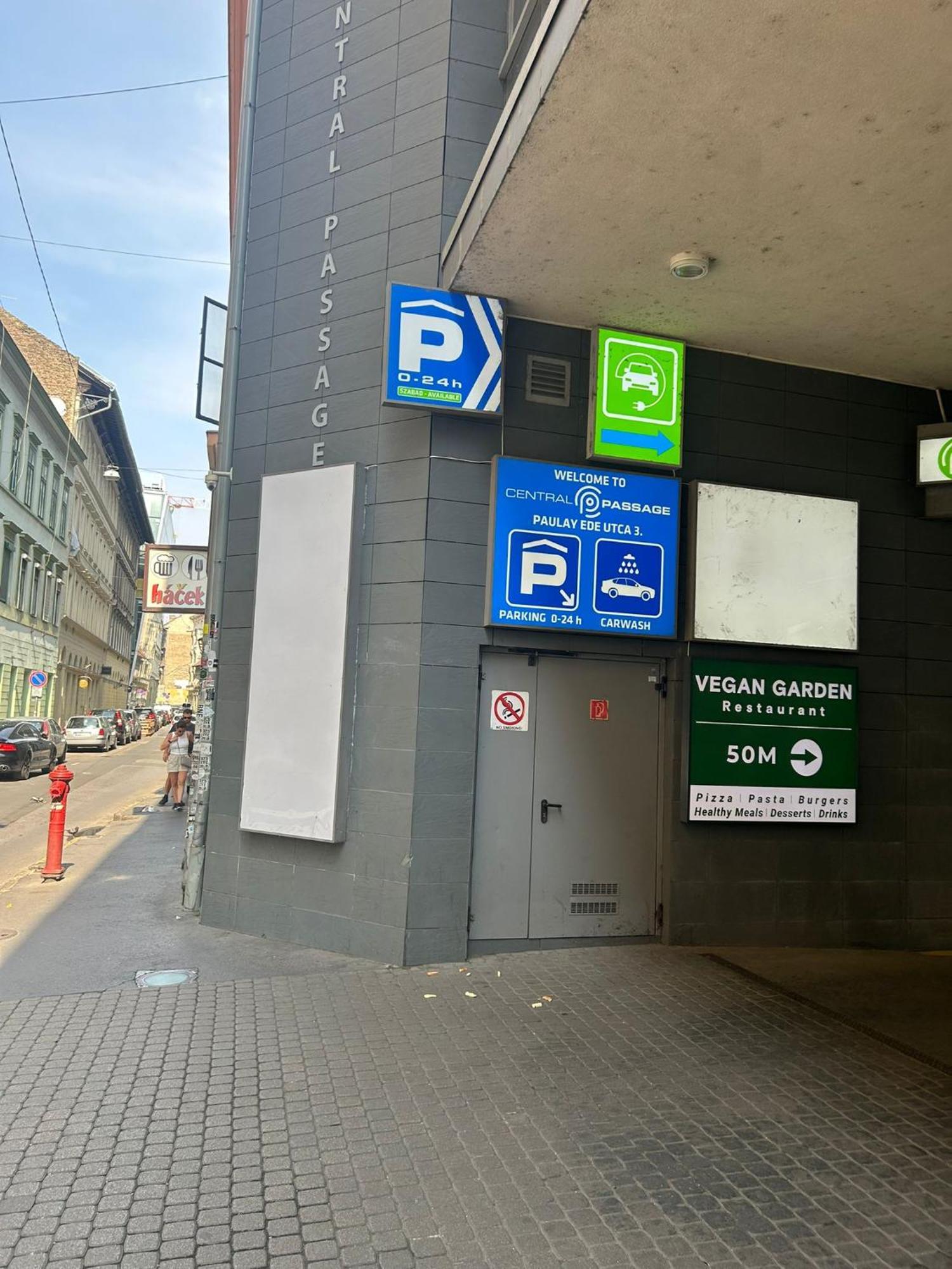 Apartament Enzo Capo Jacuzzi Andrassy Budapeszt Zewnętrze zdjęcie